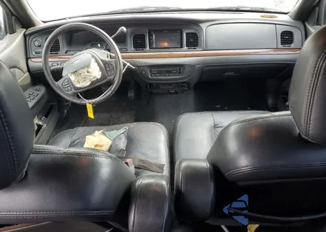 2003 Ford Crown Victoria Lx z USA, uszkodzony, nr VIN 2FAFP74W33X220077